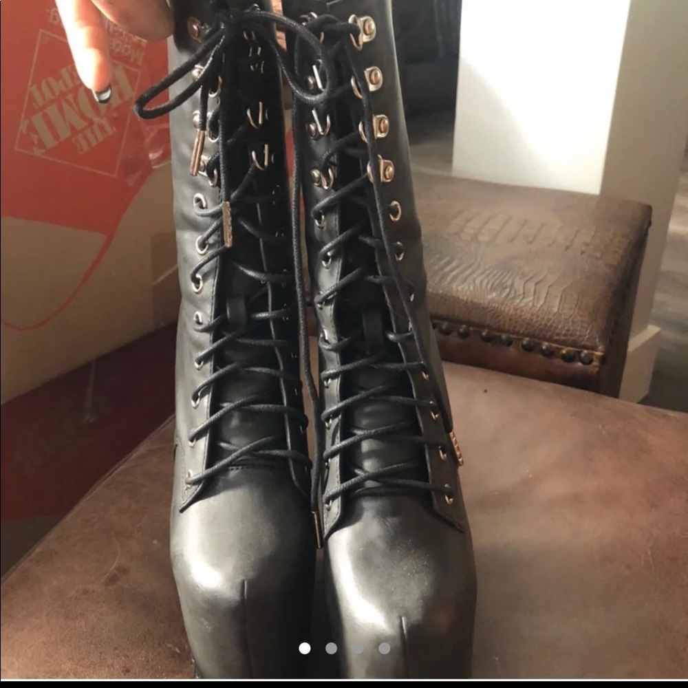 Dollskill boots